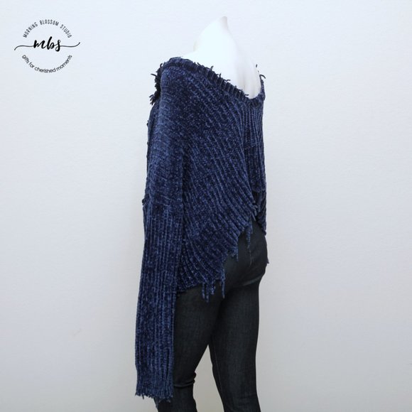 NWT Skylar + Madison Resurrection Oversized Cropped Fringe Sweater Women Size L - Picture 6 of 12